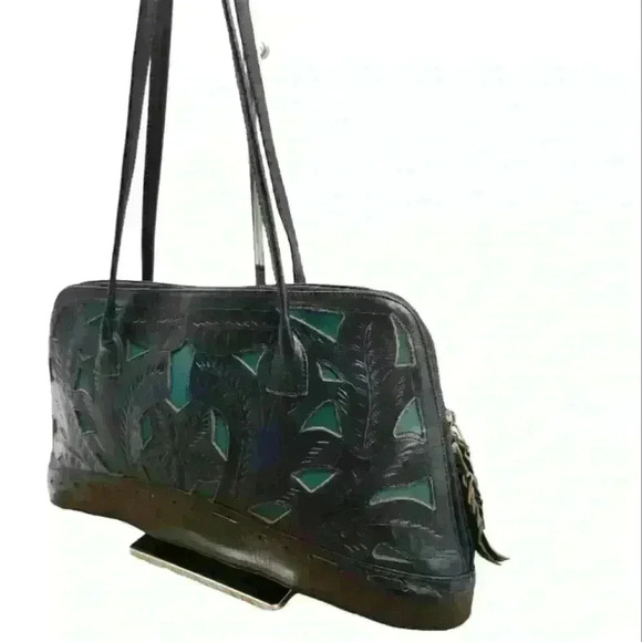 Leaders In Leather Black Hand Tooled Vtg Lined Shoulder Bag Made in Paraguay. - Picture 4 of 12